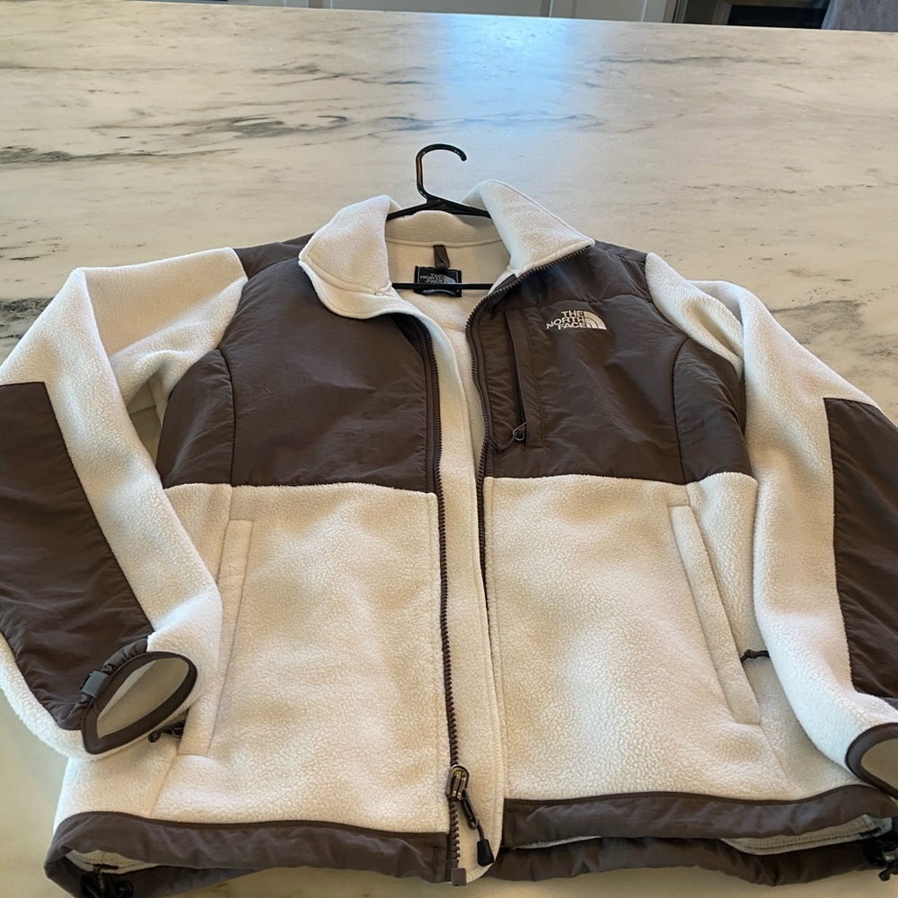 Women’s North Face Denali fleece size Medium